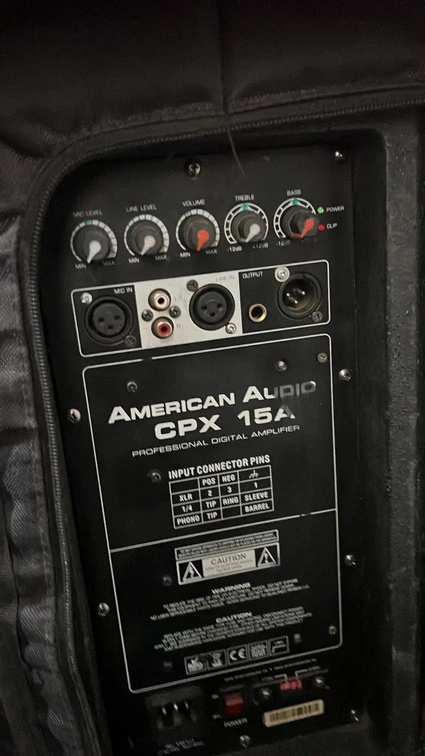 باند اکتیو|صوتی و تصویری|شیراز, غدیر جنوبی|دیوار