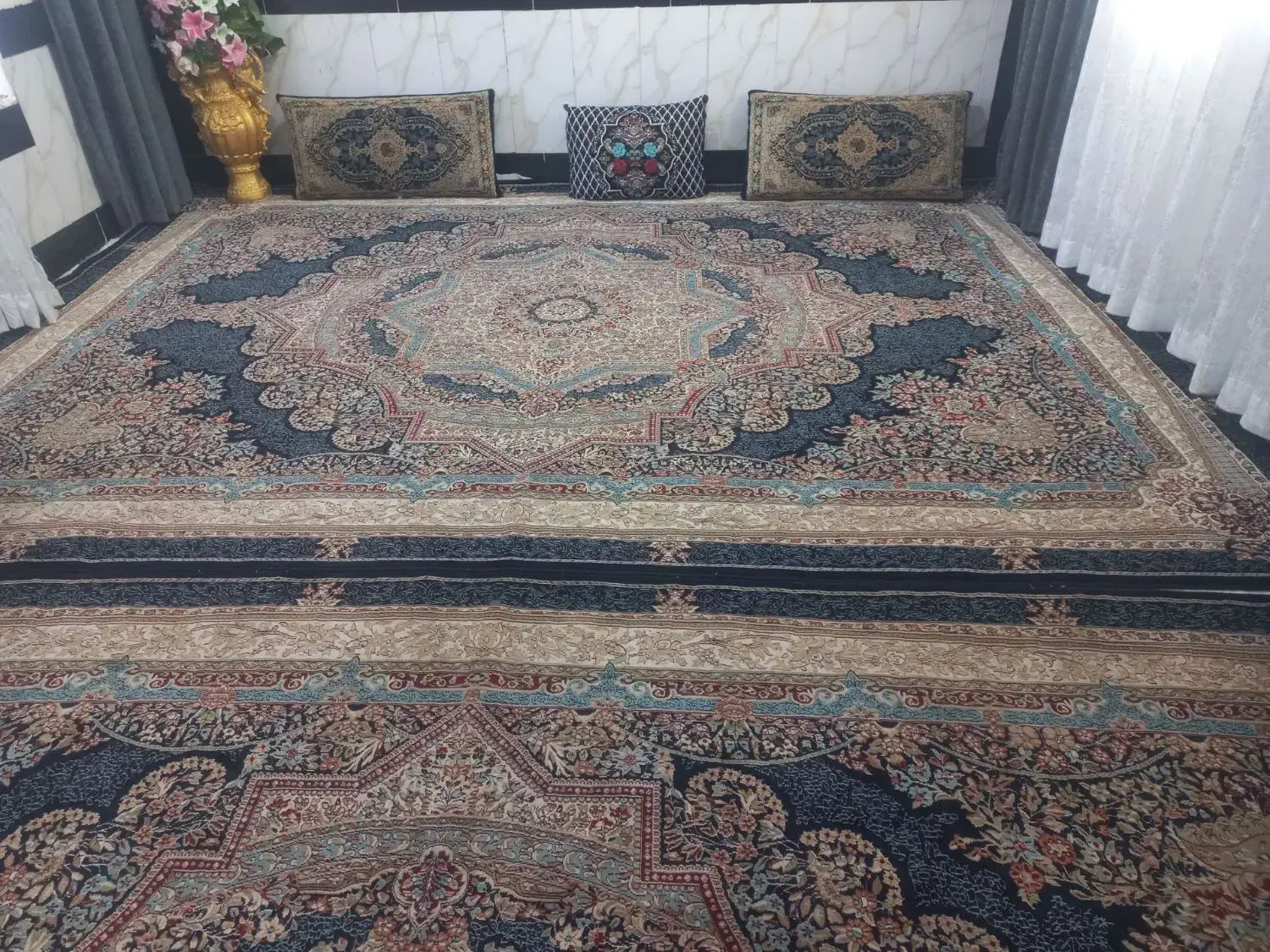 فرش12متری زمینه سرمه ای|فرش|میان ولایت, |دیوار