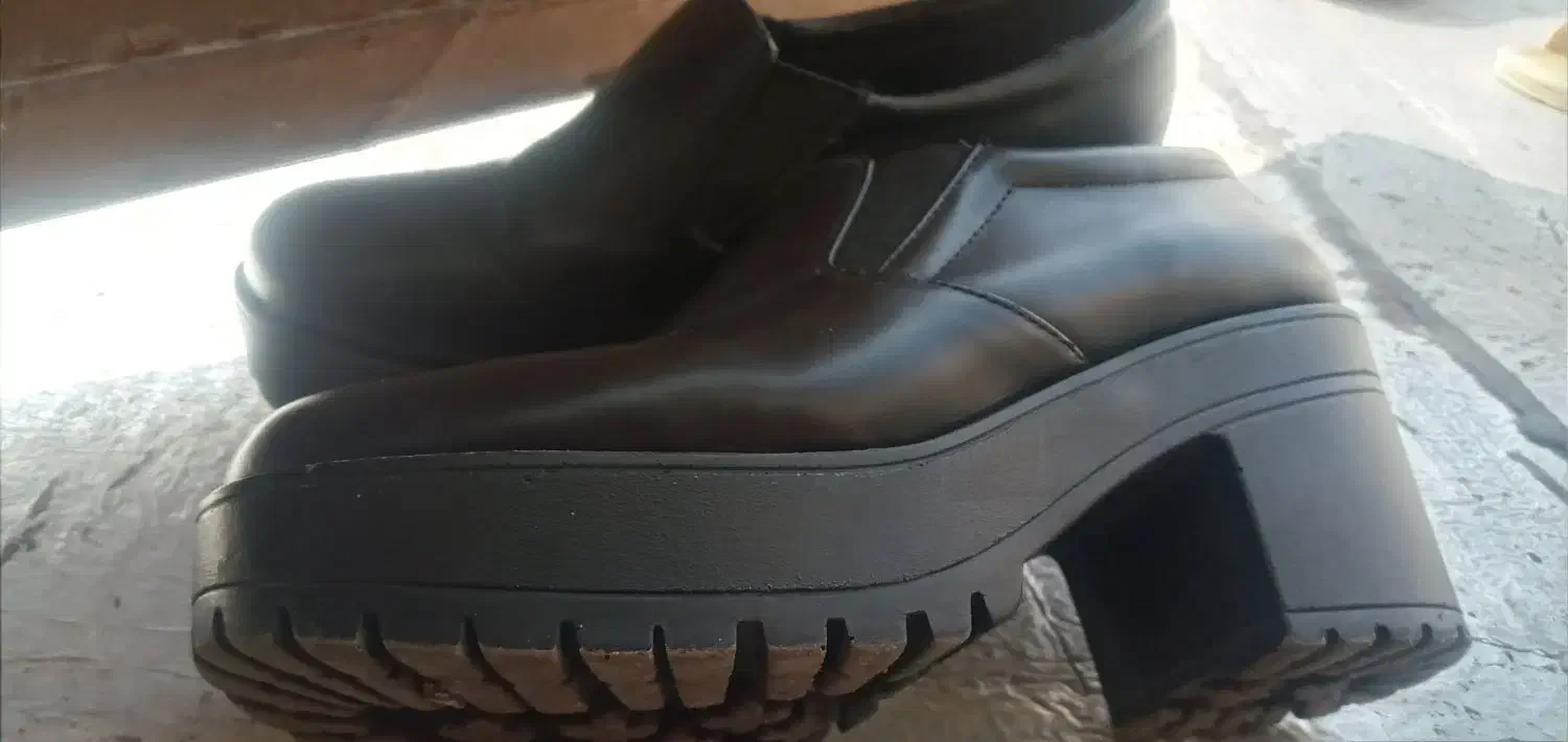 کفش زنانه ۲۵۰ هزار تومن|کیف، کفش، کمربند|بروجرد, |دیوار