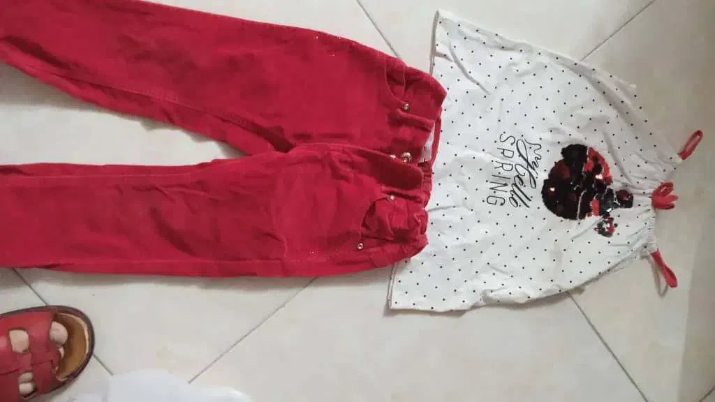 لباس های تقریبا نو دخترانه|کفش و لباس بچه|قاسمآباد (خواف), |دیوار