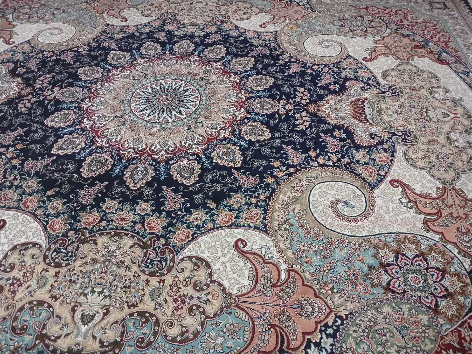 فرش کرم سرمه ای|فرش|سبزوار, شرق کال میانی|دیوار