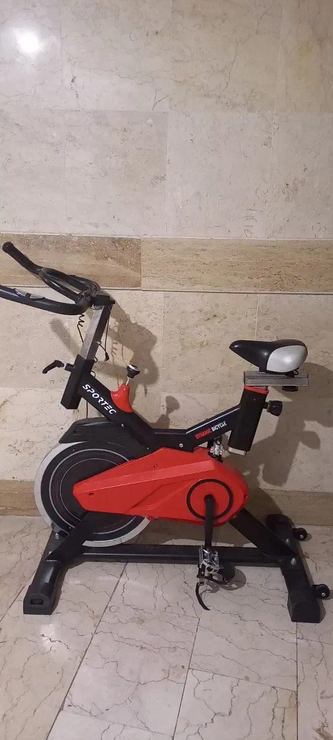 دوچرخه ثابت ورزشی|تجهیزات ورزشی|بومهن, |دیوار