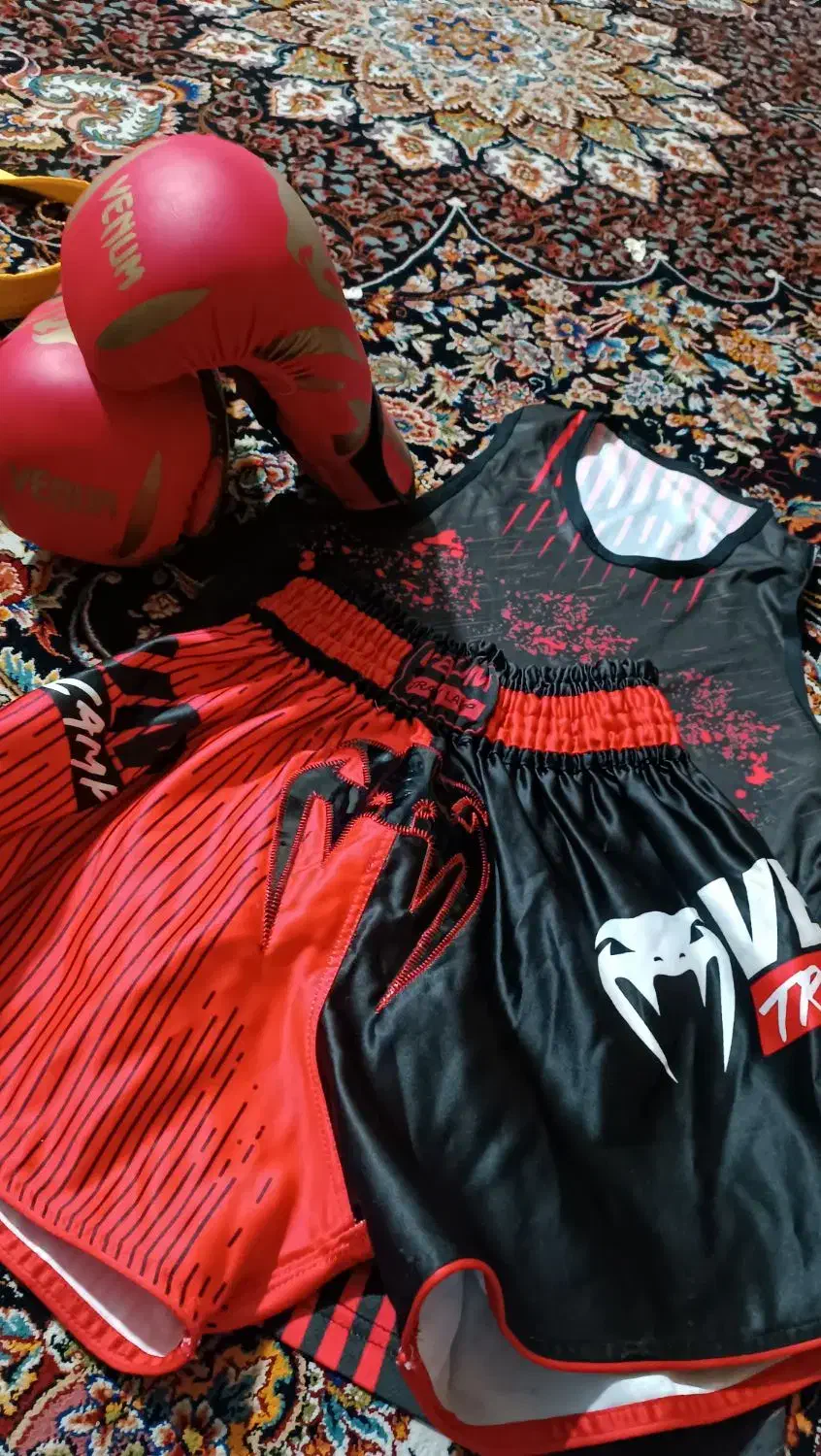 لباس بوکس وکفش ورزشی|تجهیزات ورزشی|فردیس, شهرک شهید حسینی|دیوار