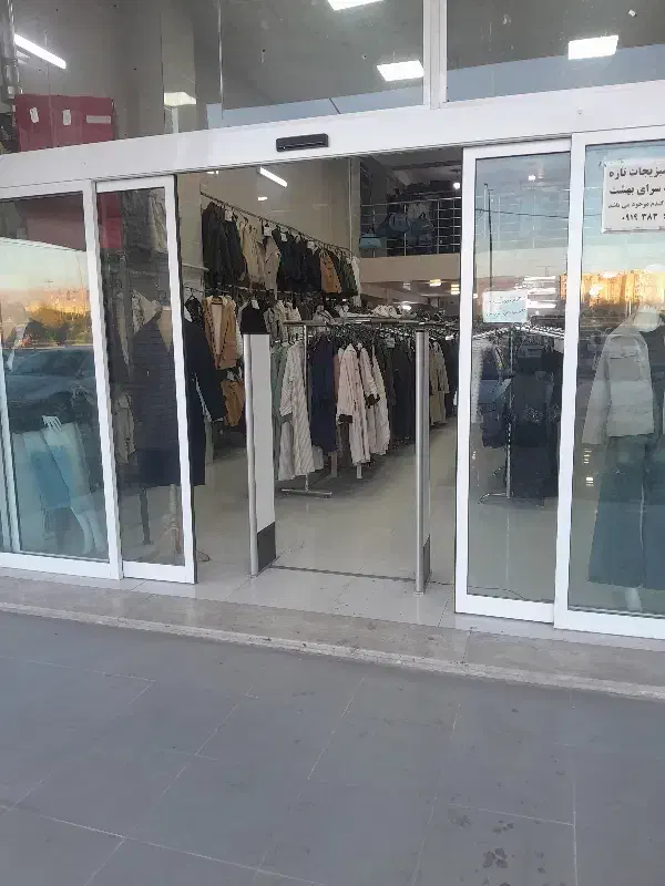 فروشندگی خانم لباس،فروشی|استخدام خدمات فروشگاه و رستوران|محمدیه-قزوین, |دیوار