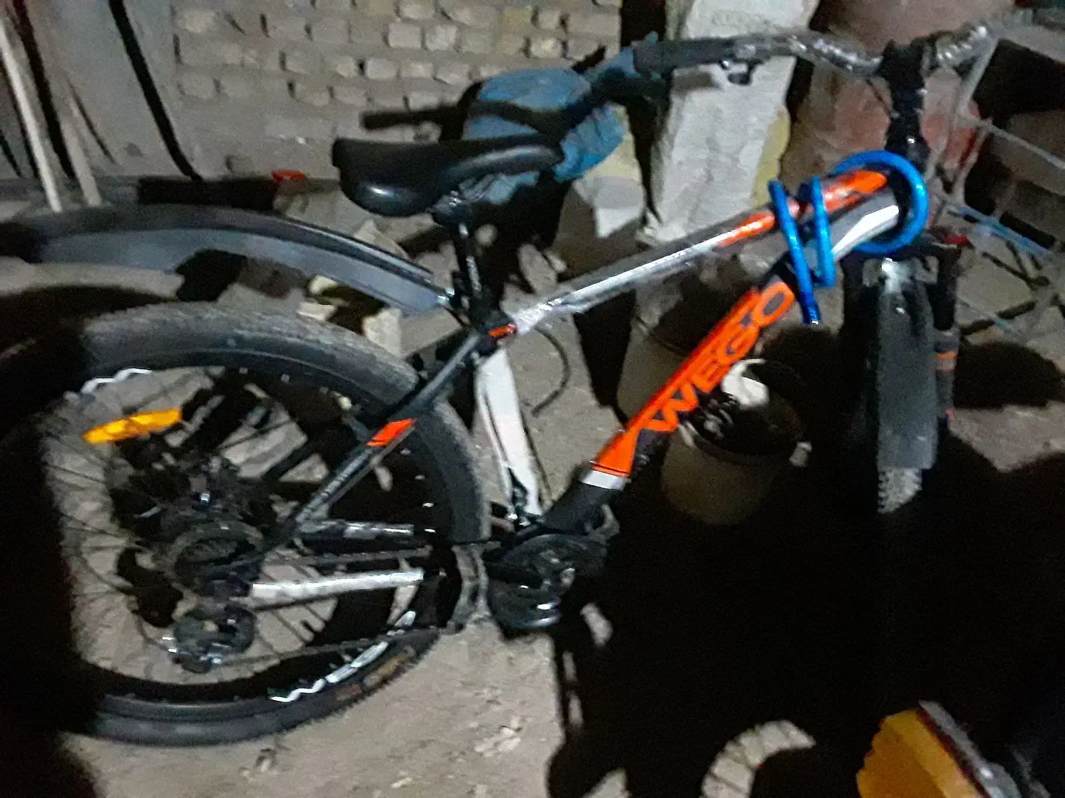 ۱۳ ملیون|دوچرخه، اسکیت، اسکوتر|ابریشم, |دیوار