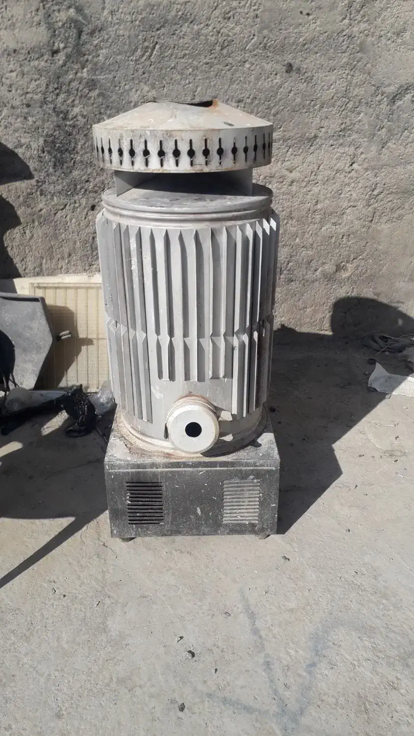 بخاری نفتی بزرگ فروش فوری|بخاری، هیتر، شومینه|مشهد, نوید|دیوار