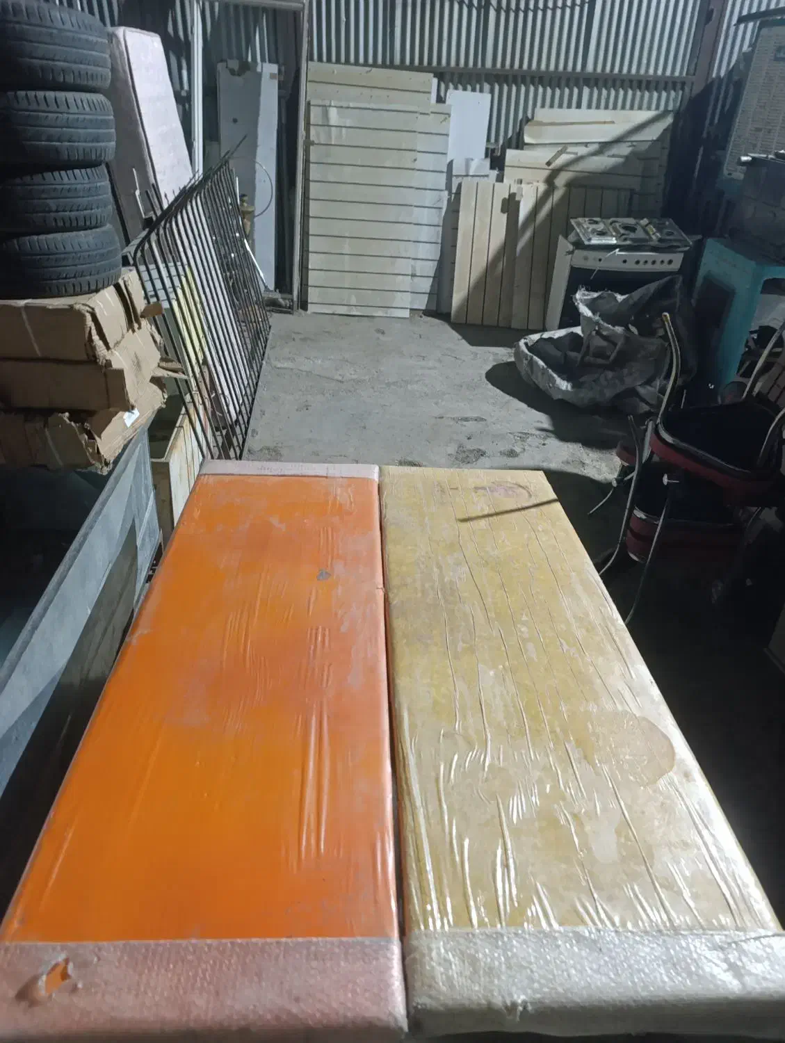 دوعددتخت ماساژ یک عدد صندلی اصلاح سالم|آرایشگاه و سالن‌های زیبایی|ری, ملک‌آباد|دیوار