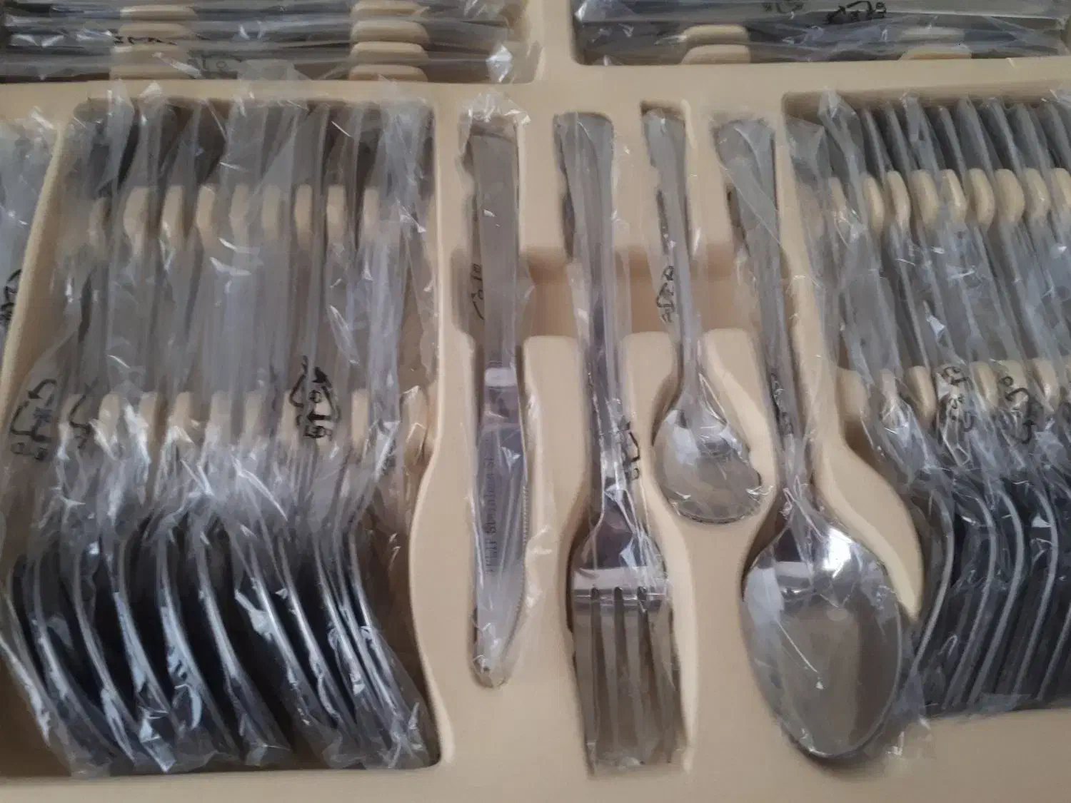 سرویس قاشق چنگال۱۲۴پارچه تلیپ اصل آلمان|ظروف سرو و پذیرایی|رشت, آتشگاه|دیوار