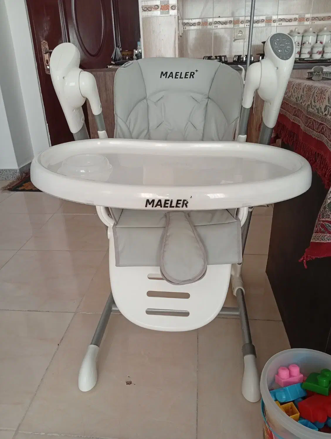 صندلی غذای کودک|تخت و صندلی بچه|قشم, |دیوار