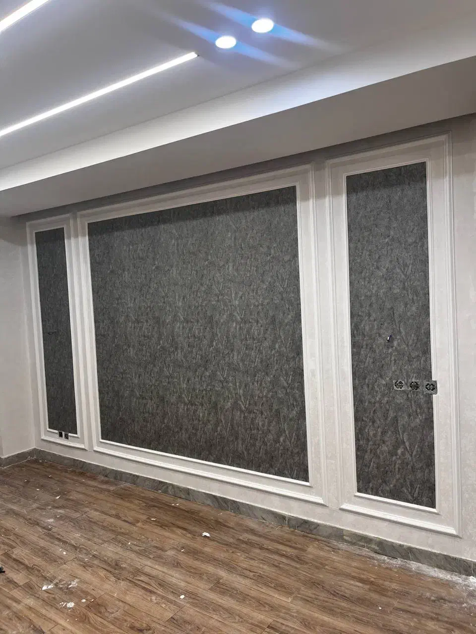 نصاب کاغذ دیواری و پوستر و قرنیز  پارکت|خدمات پیشه و مهارت|کرج, گوهردشت|دیوار