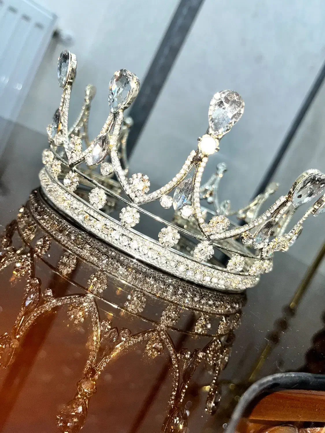 تاج عروس مدل ملکه|زیورآلات و اکسسوری|نسیم‌شهر, |دیوار