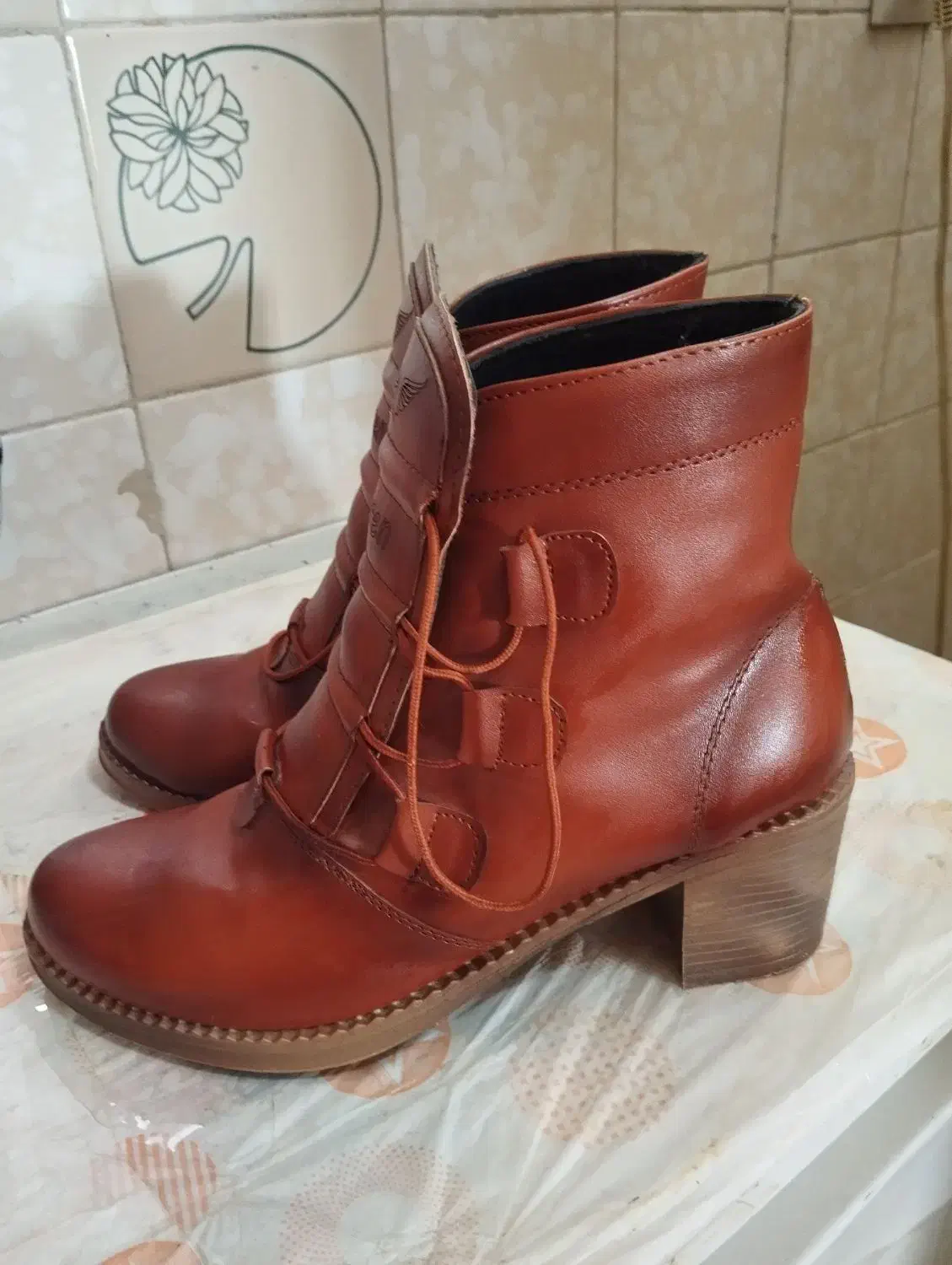 نیم بوت|کیف، کفش، کمربند|کوهدشت, |دیوار