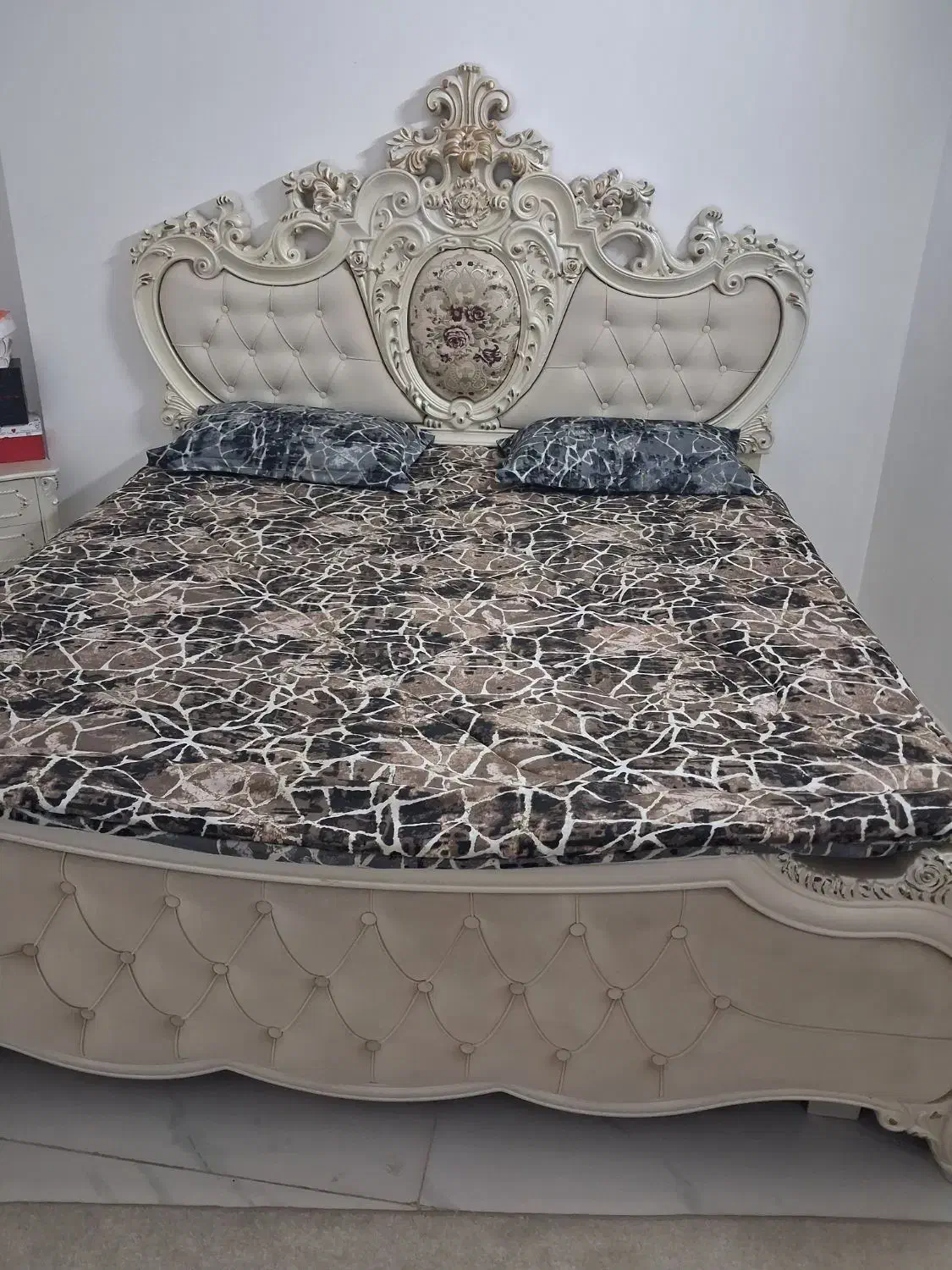 تخت کاملاسالم وتمیزواسه جهیزیه بوده|تخت و سرویس خواب|گرگان, |دیوار