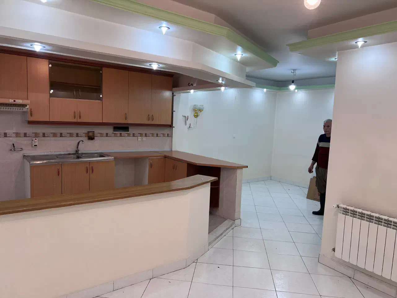 ۶۵ متری/۱۶ متری اول جنوبی/زوج یا مجرد موجه خانم