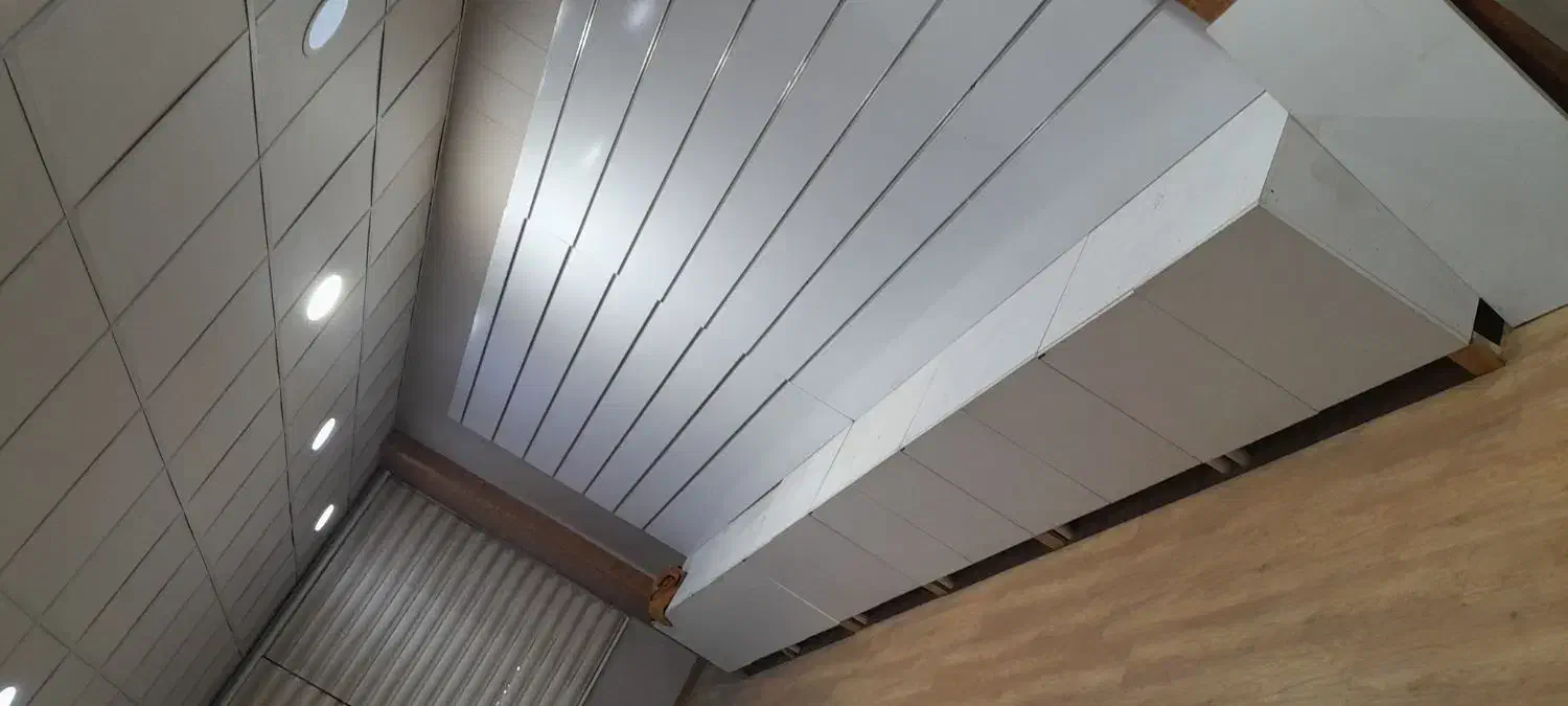 استند دیواری همراه با کمد های پایین|فروشگاه و مغازه|تبریز, |دیوار