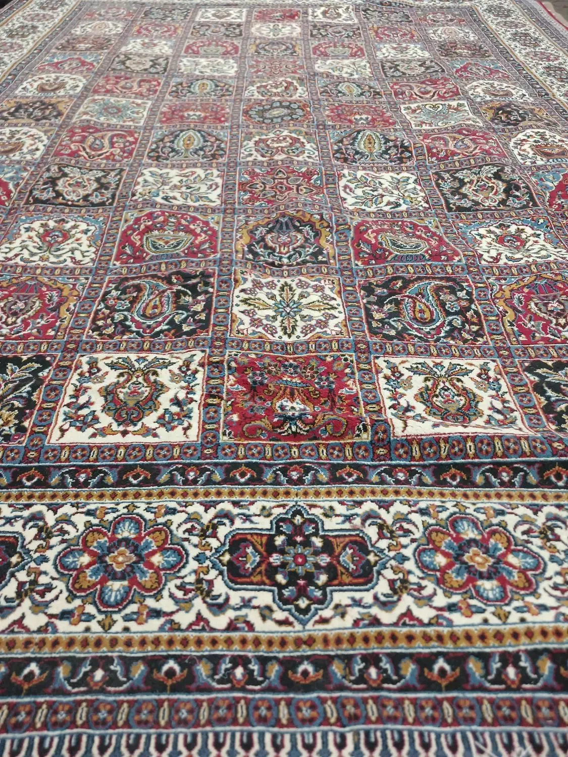 یک تخته فرش ۱۲متری خشتی|فرش|لنجان, |دیوار