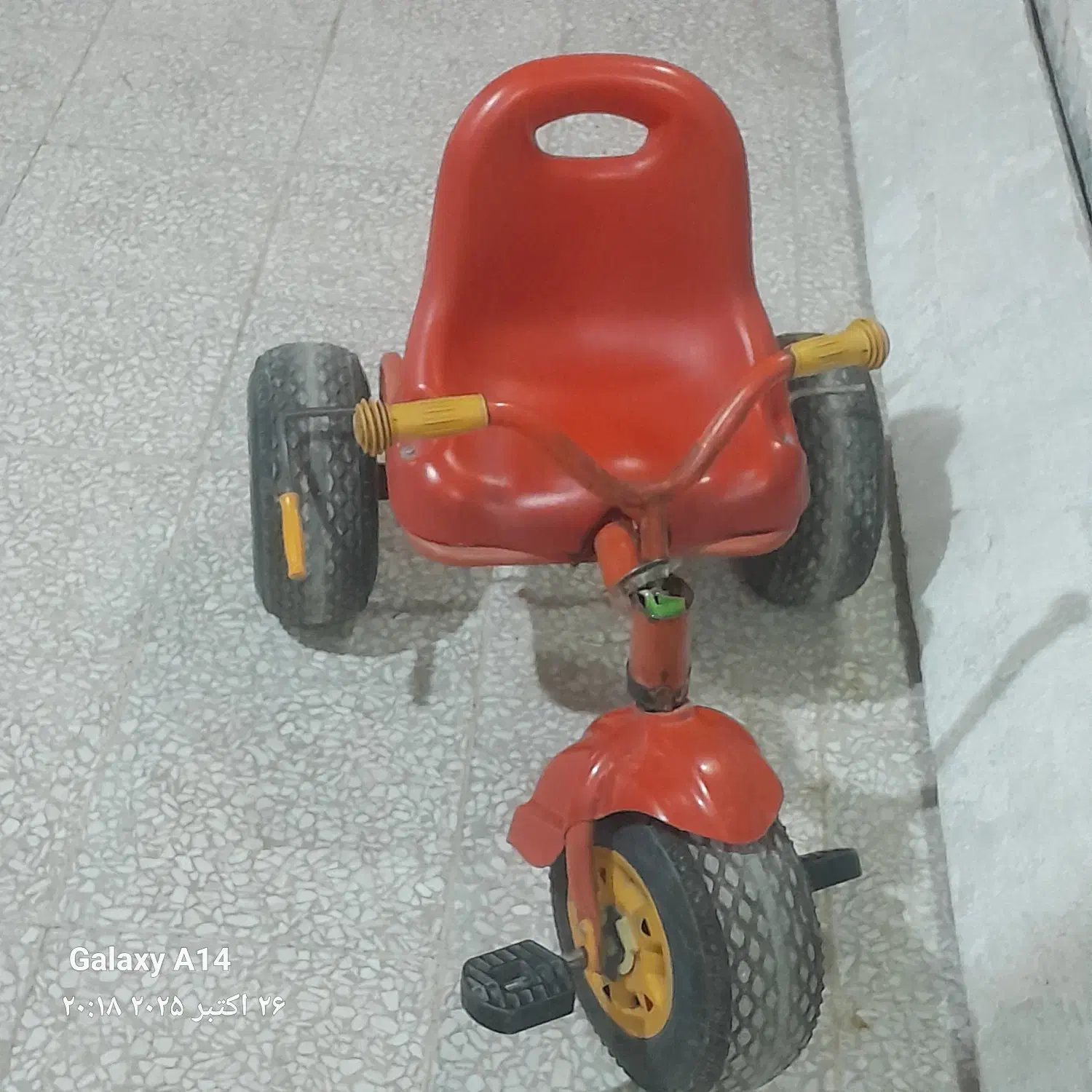 سه چرخه سالم|اسباببازی بچه|قم, منبع آب|دیوار