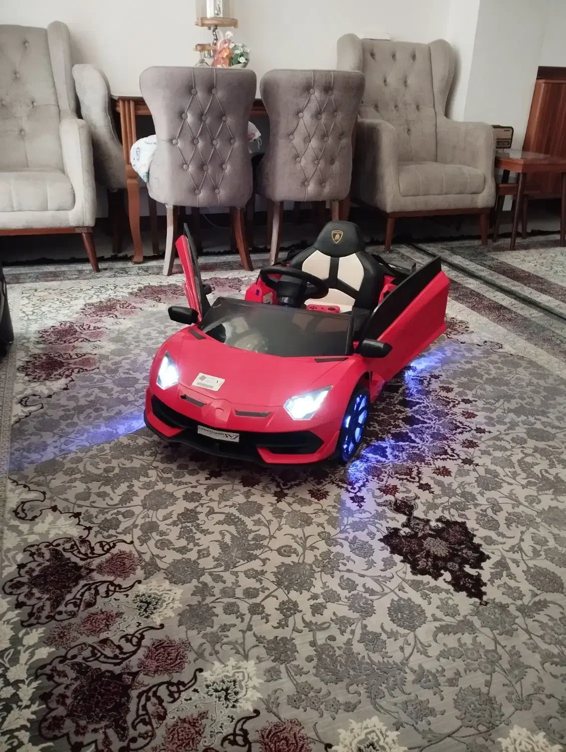 ماشین شارژی|اسباب‌بازی بچه|ساوه, |دیوار