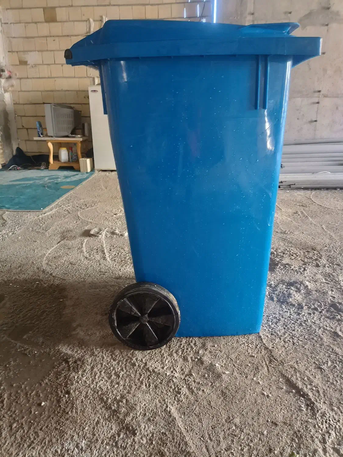 سطل زباله|لوازم نظافت|صدرا-فارس, باغشهر دادگستری قدیم|دیوار