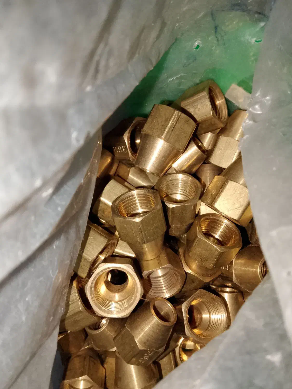 تعداد ۱۰۰۰عدد پیچ و مهره و قطعه برنجی همگی نو|ابزارآلات|تهران, فلاح|دیوار