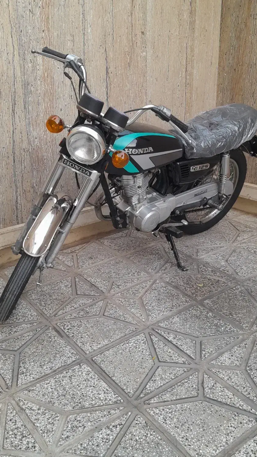 موتور هندا|موتورسیکلت|قائن, |دیوار