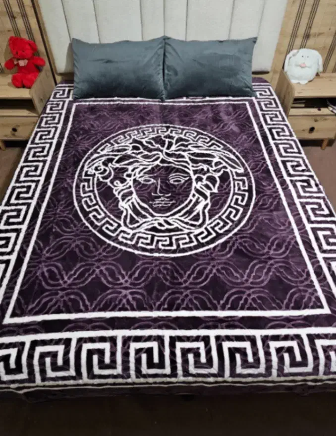 پتوی طرح ورساچ قواره بزرگ و درجهیک ( فروش عمده)|رختخواب، بالش، پتو|مشهد, محمدآباد|دیوار