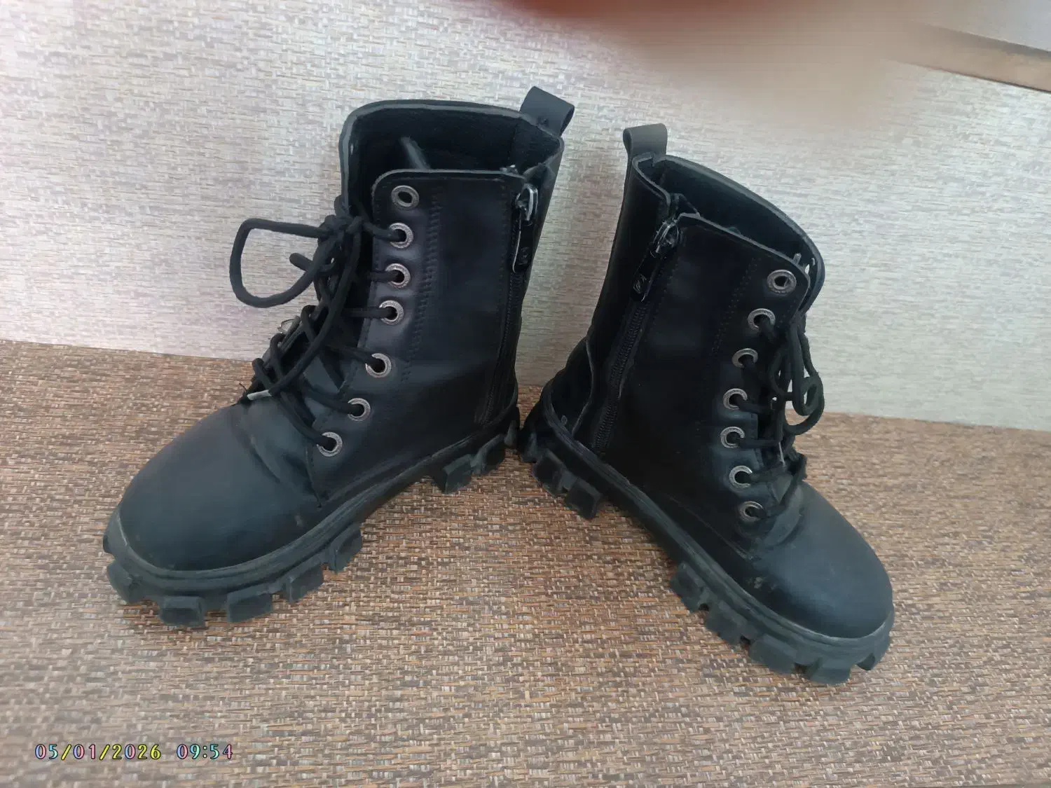 نیم بوت دخترانه|کفش و لباس بچه|کرمان, |دیوار