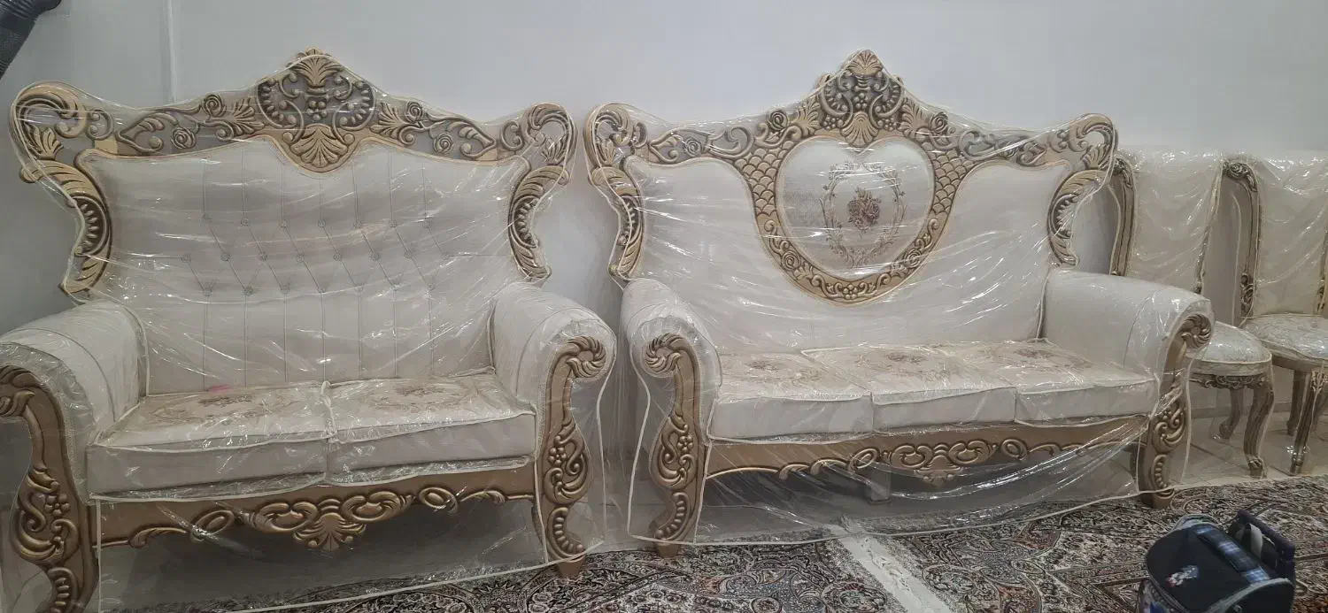 مبل سلطنتی|مبلمان خانگی و میز عسلی|تربتحیدریه, حسنی بالا|دیوار