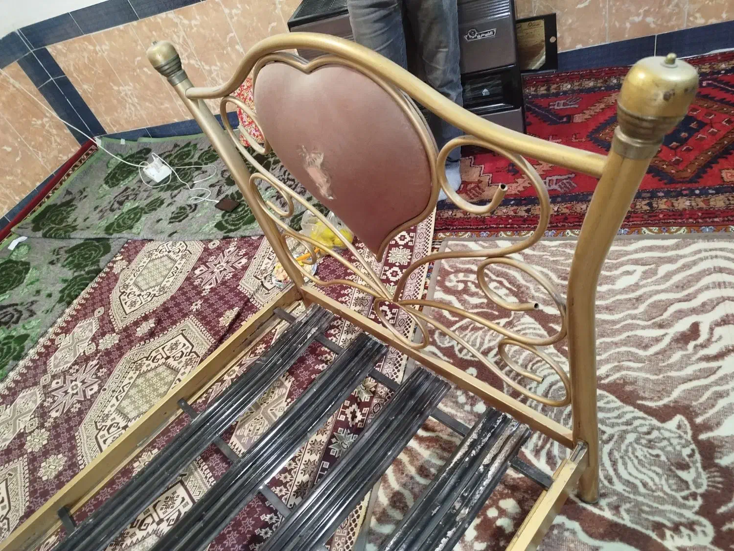 تخت تکفره فلزی سالم|تخت و سرویس خواب|میاندوآب, |دیوار