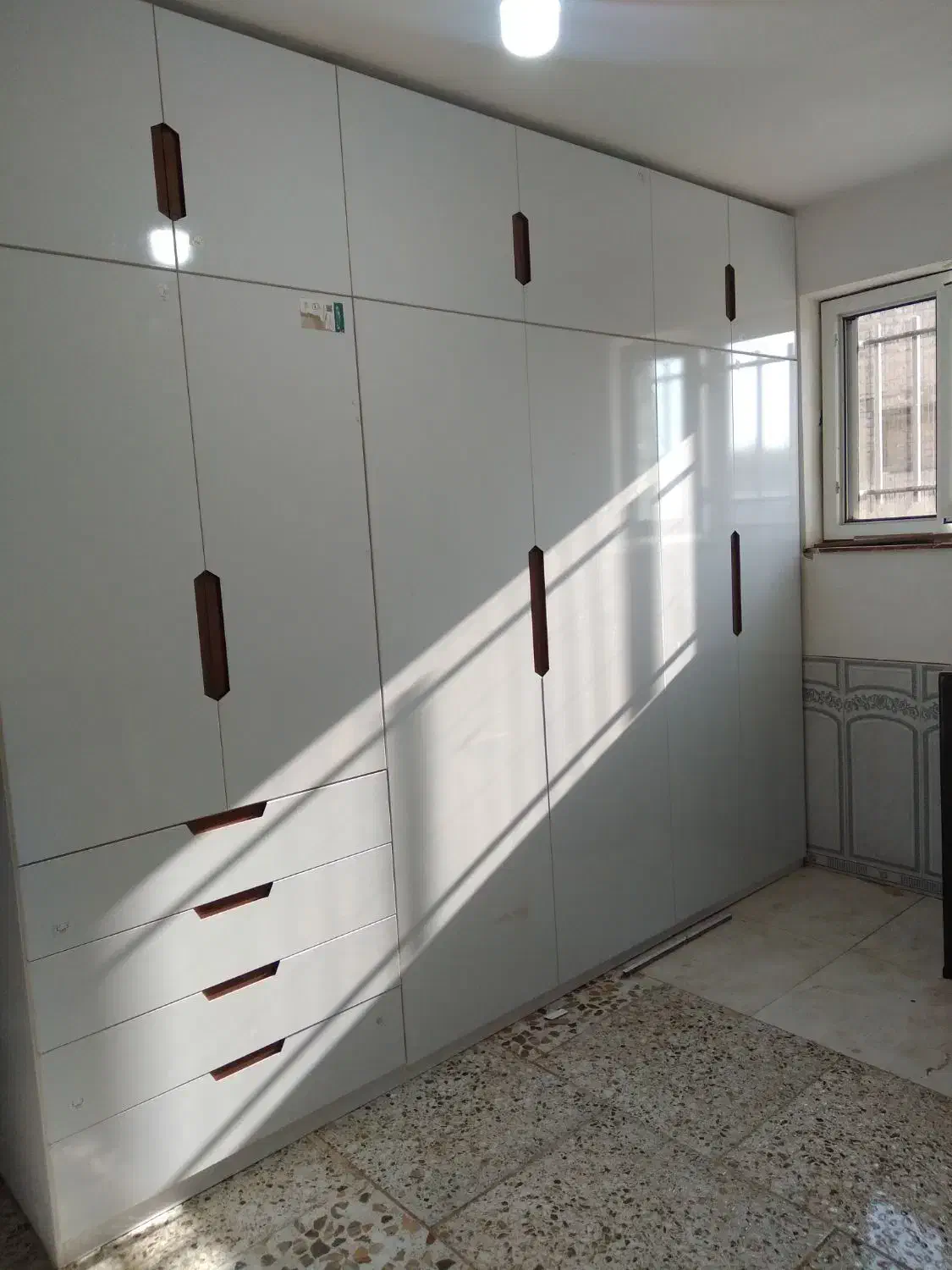 ساخت انواع مصنوعات چوبی|مبلمان خانگی و میز عسلی|قروه, |دیوار