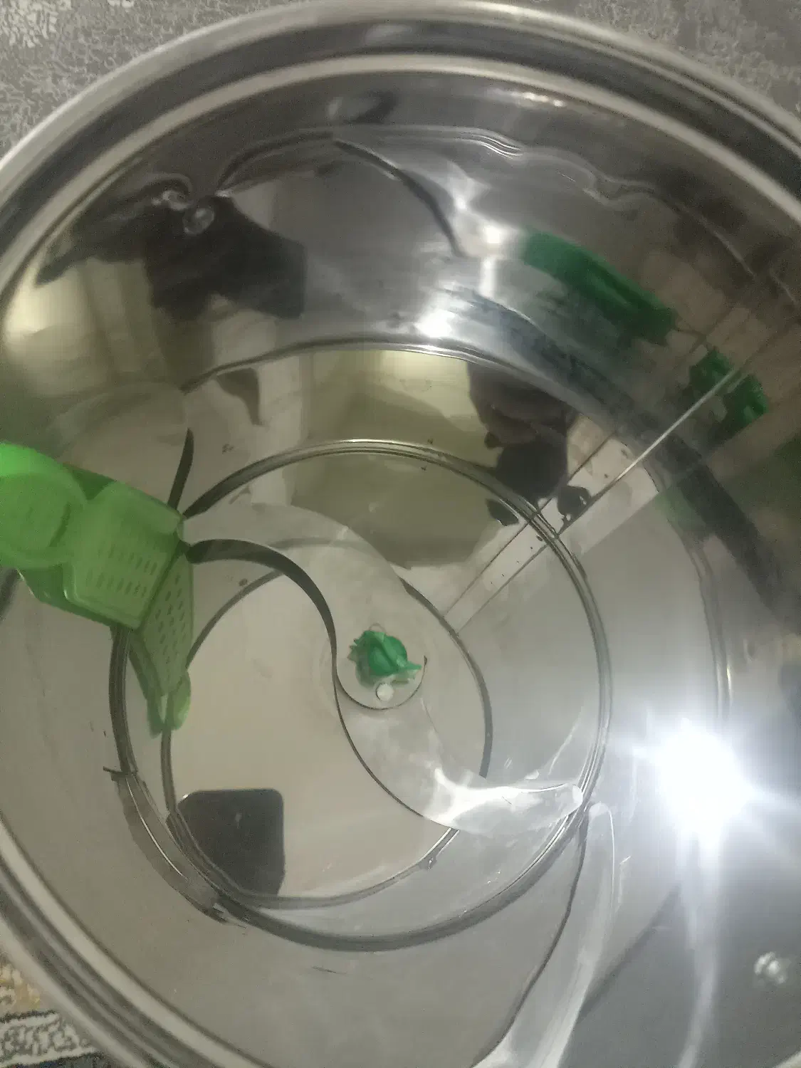 سبزی خرد کن|خردکن، آسیاب، غذاساز|تربت‌حیدریه, باغ سلطانی|دیوار