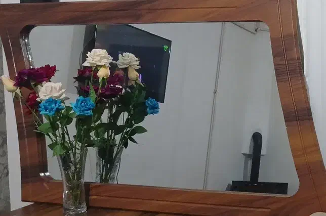 اینه|آینه|همدان, |دیوار