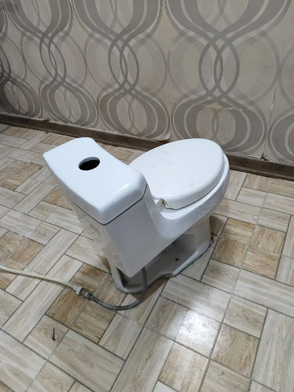 توالت فرنگی سالم. کارکرده در حد نو|لوازم سرویس بهداشتی|شیراز, احمدی جنوبی|دیوار