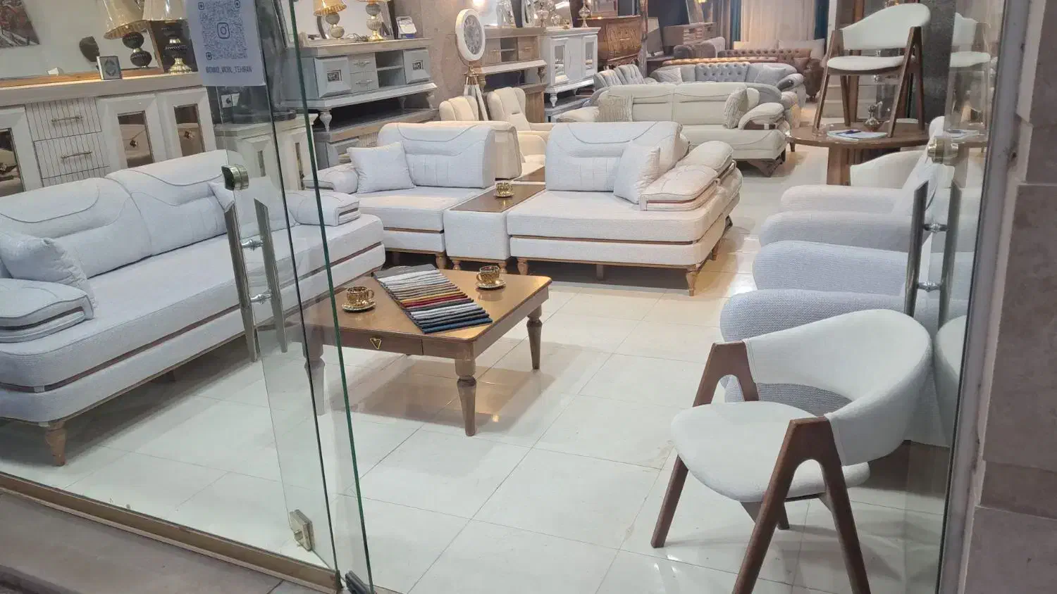 مبل راحتی مانلی طراحی منحصر به فرد  برای خانه خاص|مبلمان خانگی و میز عسلی|تبریز, |دیوار