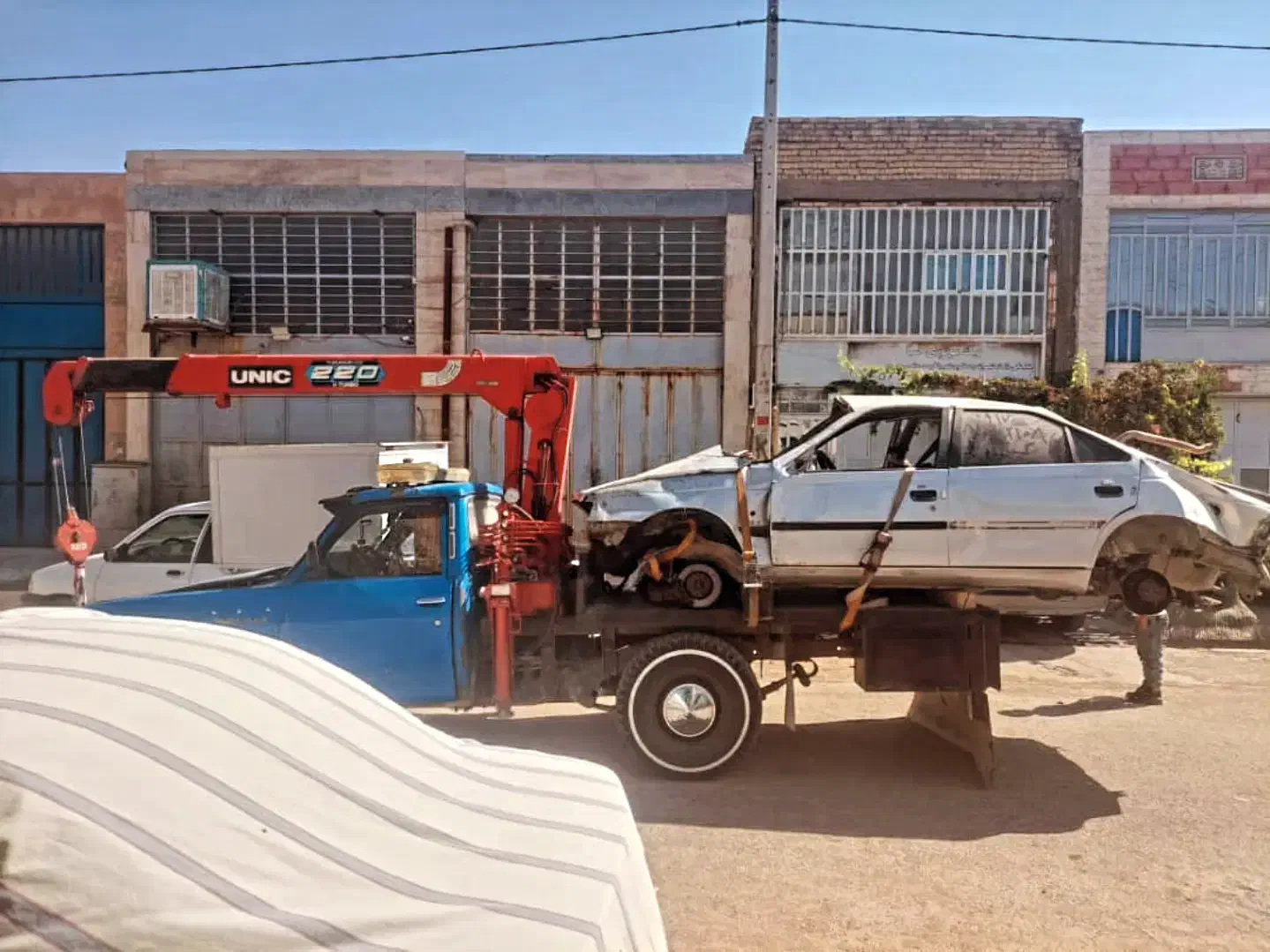 خدمات جرثقیل نیسان ۲تن|خدمات حمل و نقل|شیراز, شهرک صنعتی شیراز|دیوار