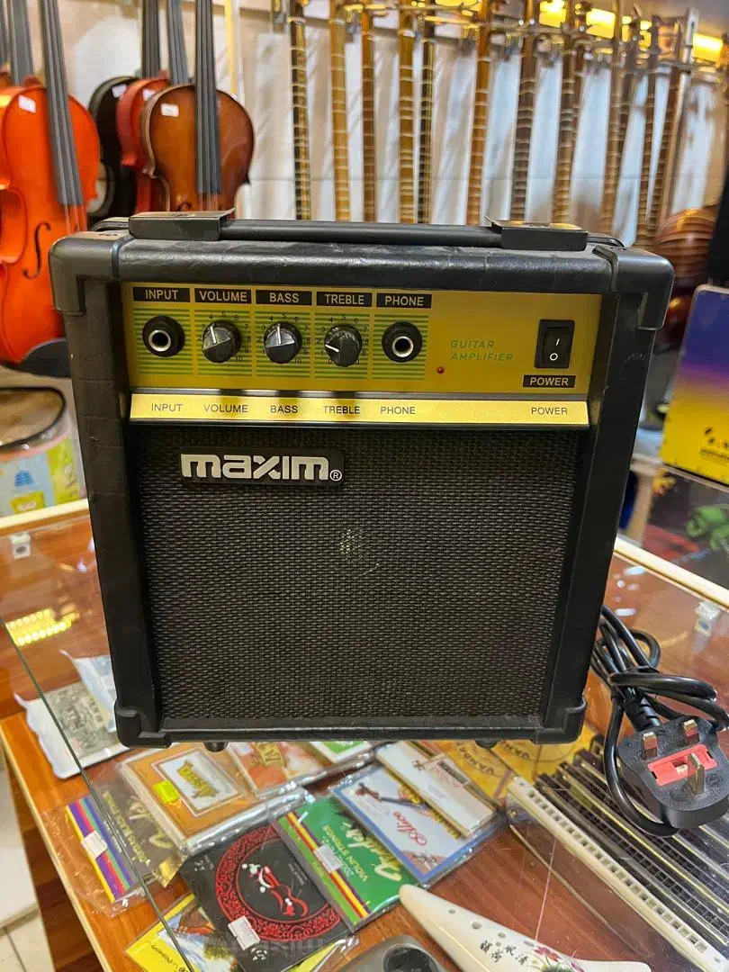 آمپ گیتار برندماکسیم گالری موسیقی آرتیاپاساژشهرسبز|گیتار، بیس، امپلیفایر|لاهیجان, انقلاب|دیوار