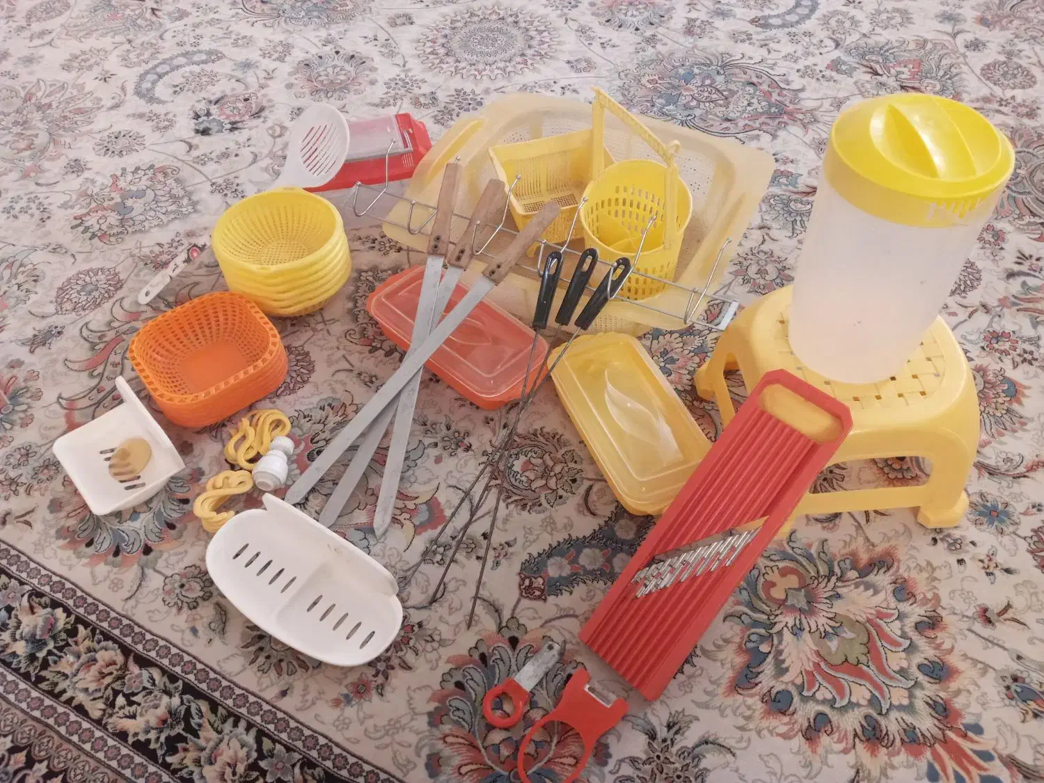 ظرف پلاستیکی|ظروف نگهدارنده، پلاستیکی، یک‌بارمصرف|قائن, |دیوار