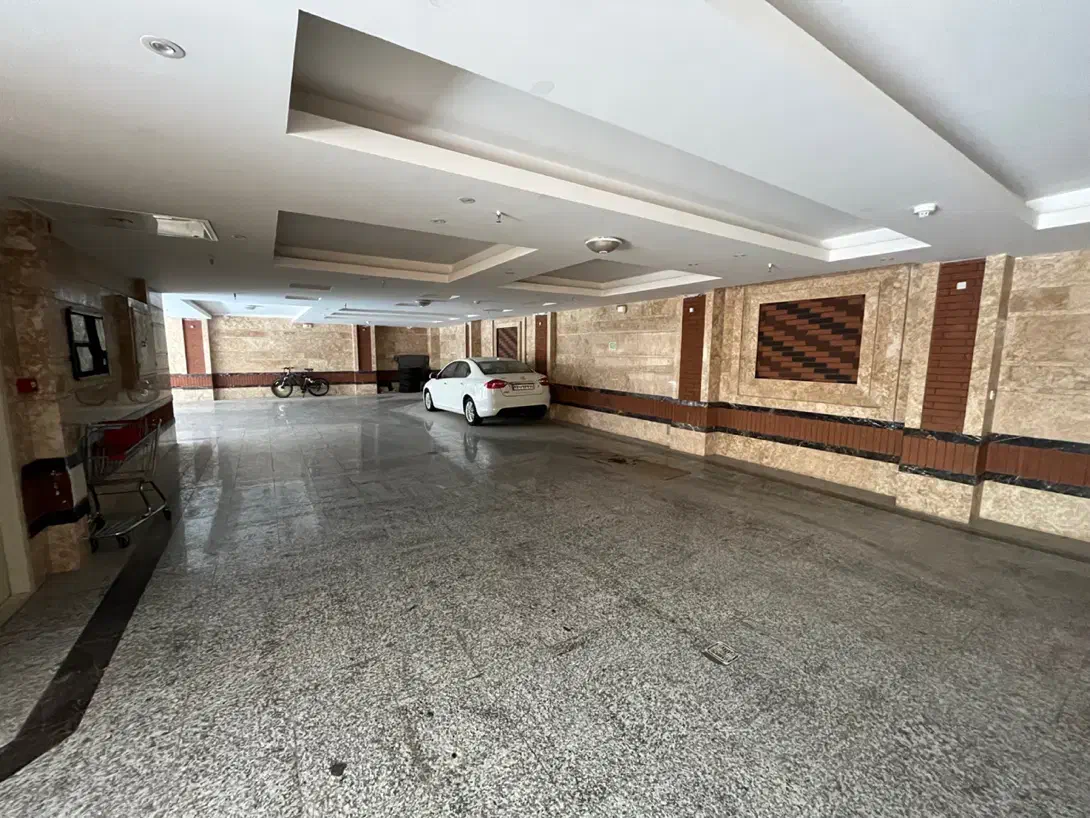 ۱۳۰ متر /۳ خواب /روبه آفتاب / هجرت/ تخلیه