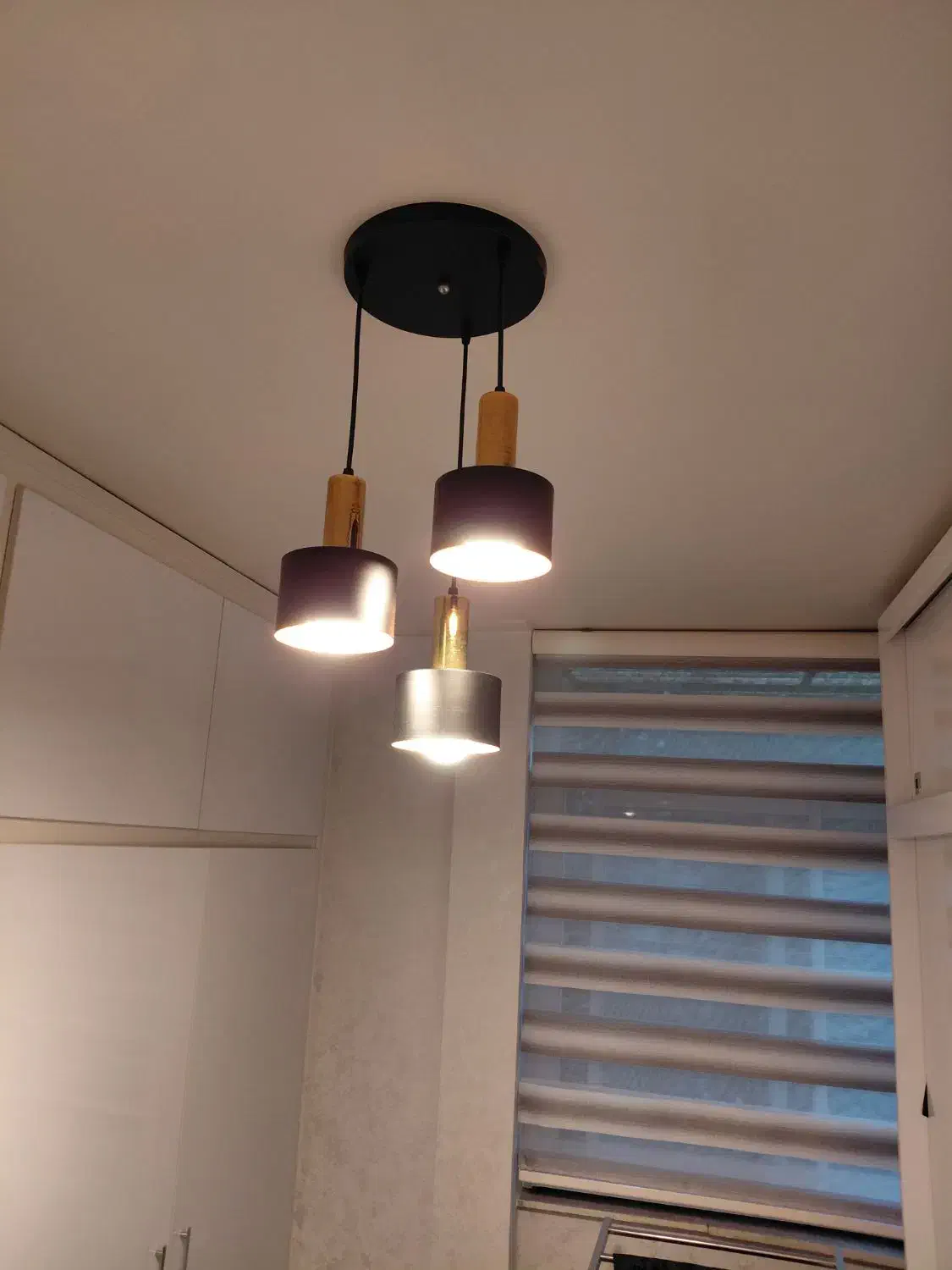 لوستر|لوستر و چراغ آویز|ری, اقدسیه|دیوار