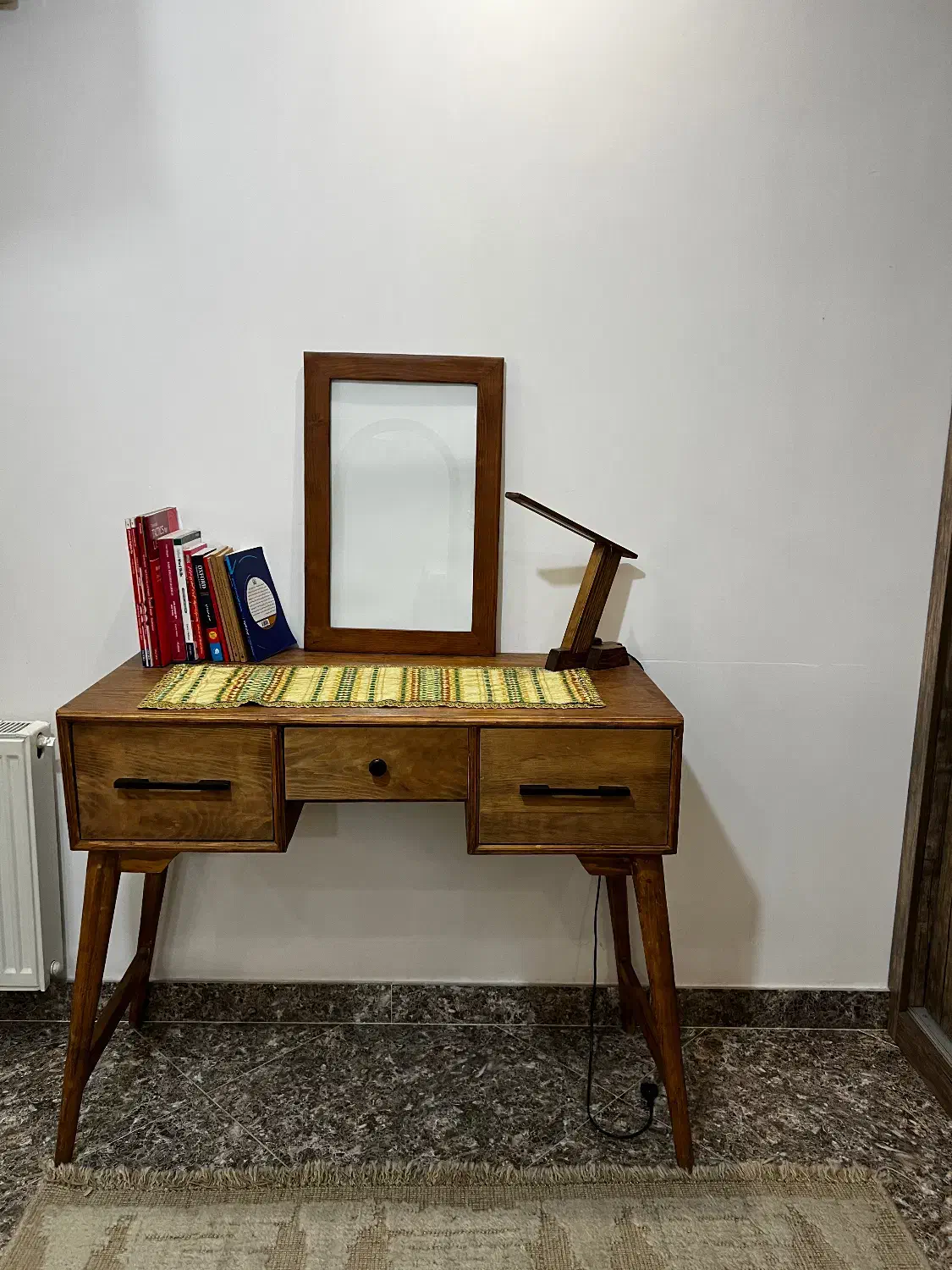 میز تحریر|میز تحریر و کامپیوتر|لاهیجان, کوی خزر|دیوار