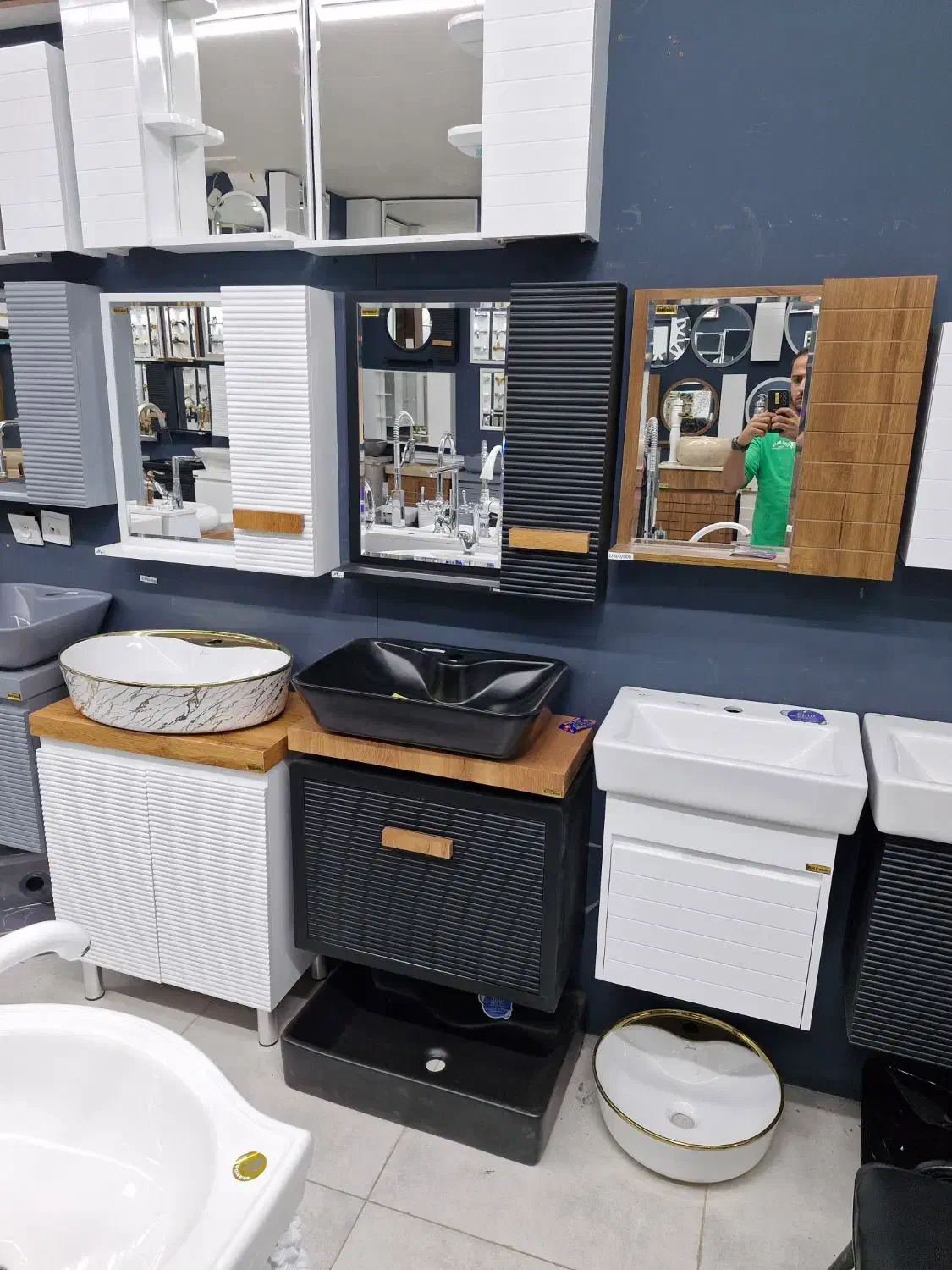 فولست روشویی کابینتی به همراه آاینه باکس جا حوله|لوازم سرویس بهداشتی|بومهن, |دیوار