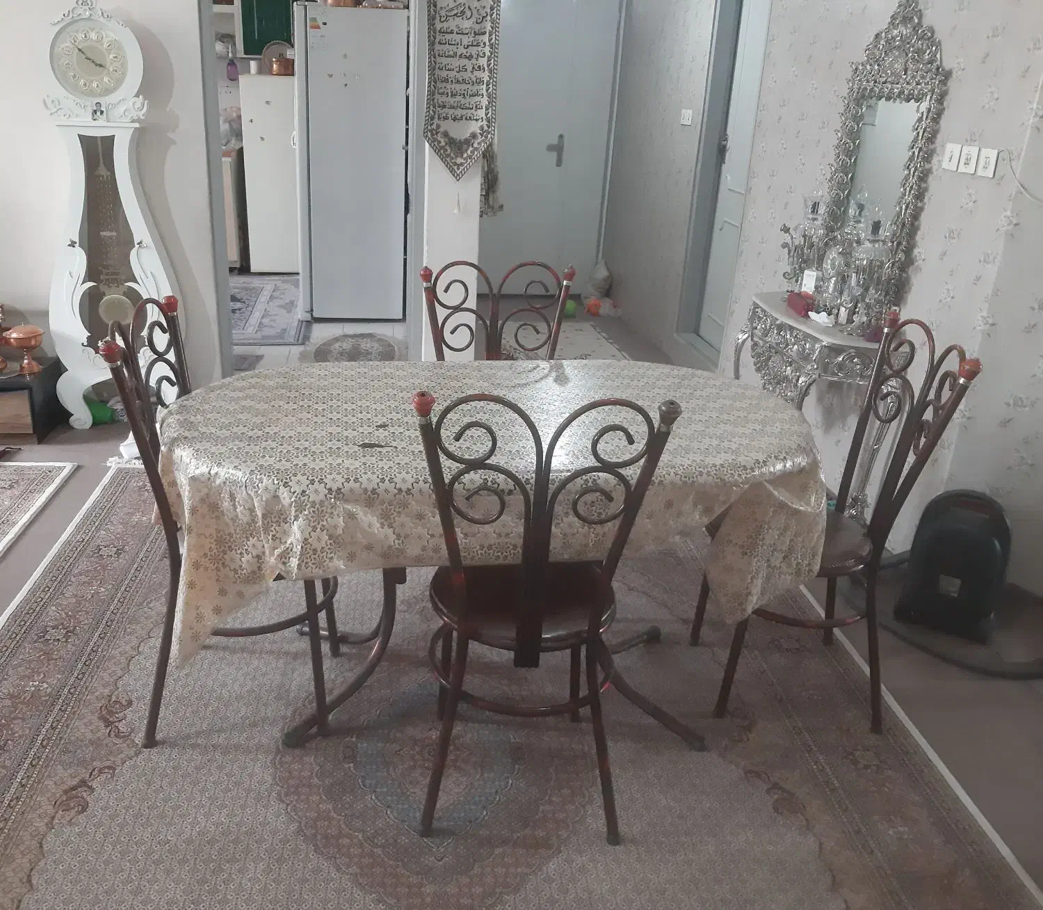 میز غذا خوری|میز و صندلی غذاخوری|ارومیه, |دیوار