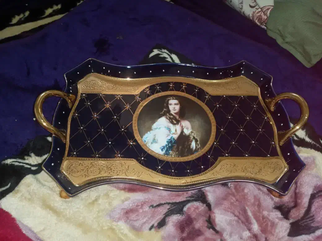 سینی ورسای|کلکسیون اشیاء عتیقه|اندیشه, اندیشه فاز ۳|دیوار