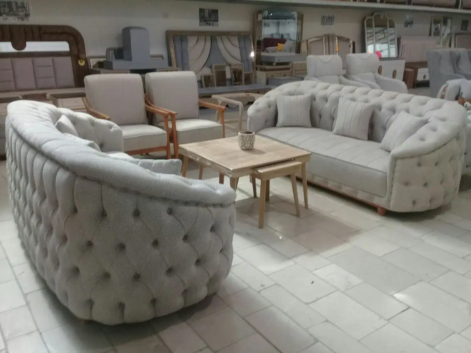 تعمیرات انواع مبلمان و صندلی و میز ناهار خوری|خدمات پیشه و مهارت|رشت, فلسطین|دیوار