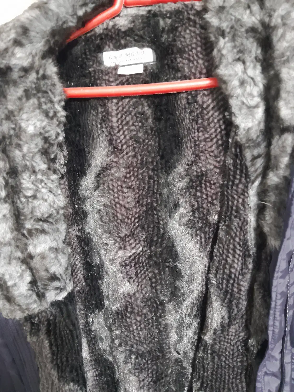 کاپشن بارانی خادجی|لباس|شیراز, بعثت|دیوار