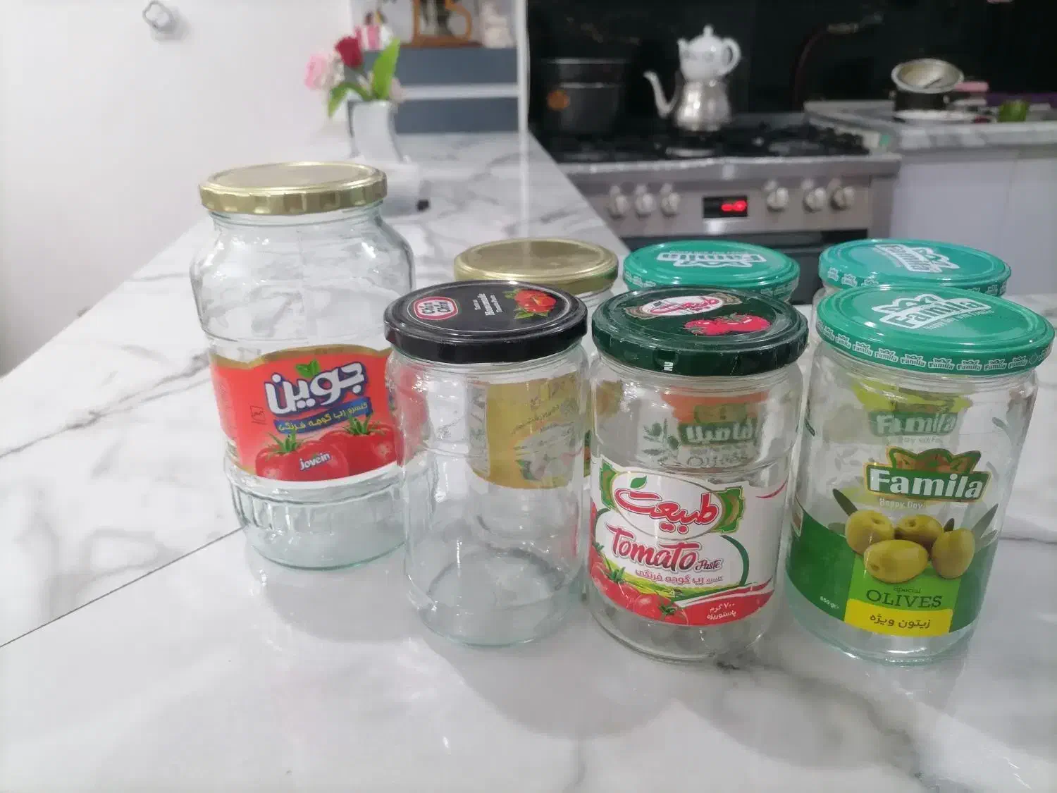 7 تا شیشه یکی بزرگ، 6تا متوسط تمیز تمیز|ظروف نگهدارنده، پلاستیکی، یک‌بارمصرف|سبزوار, گلشن|دیوار