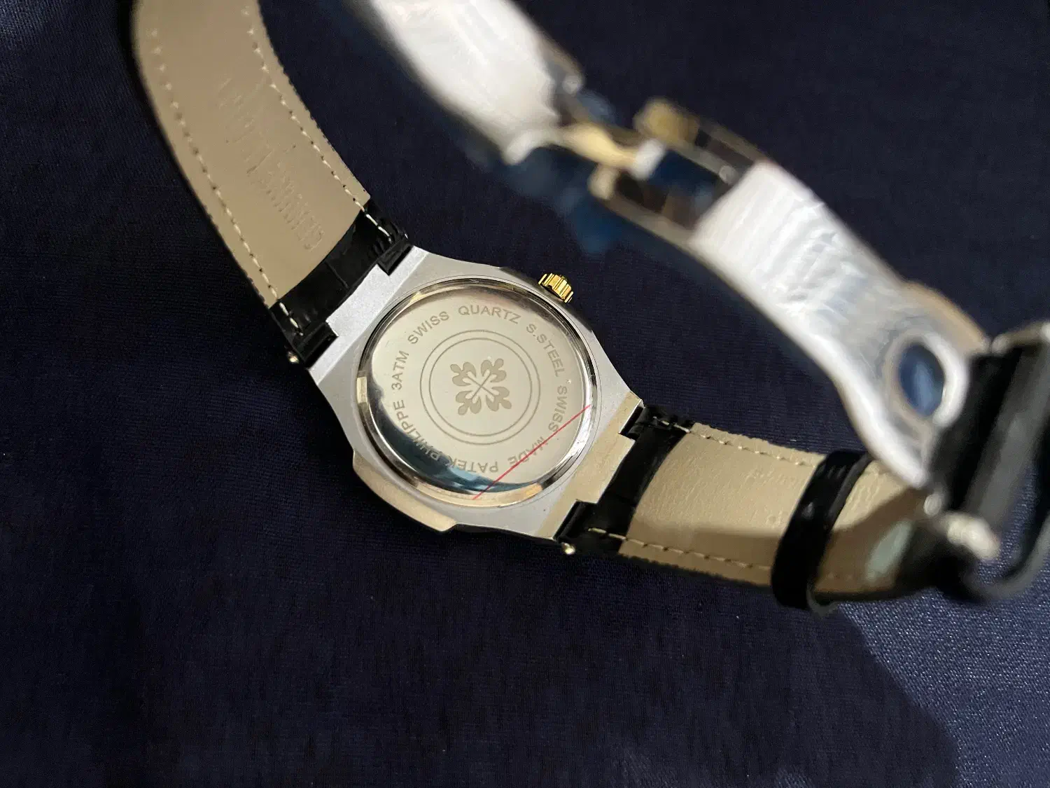 ساعت پتک فلیپ ژنو|ساعت|شیراز, جانبازان|دیوار