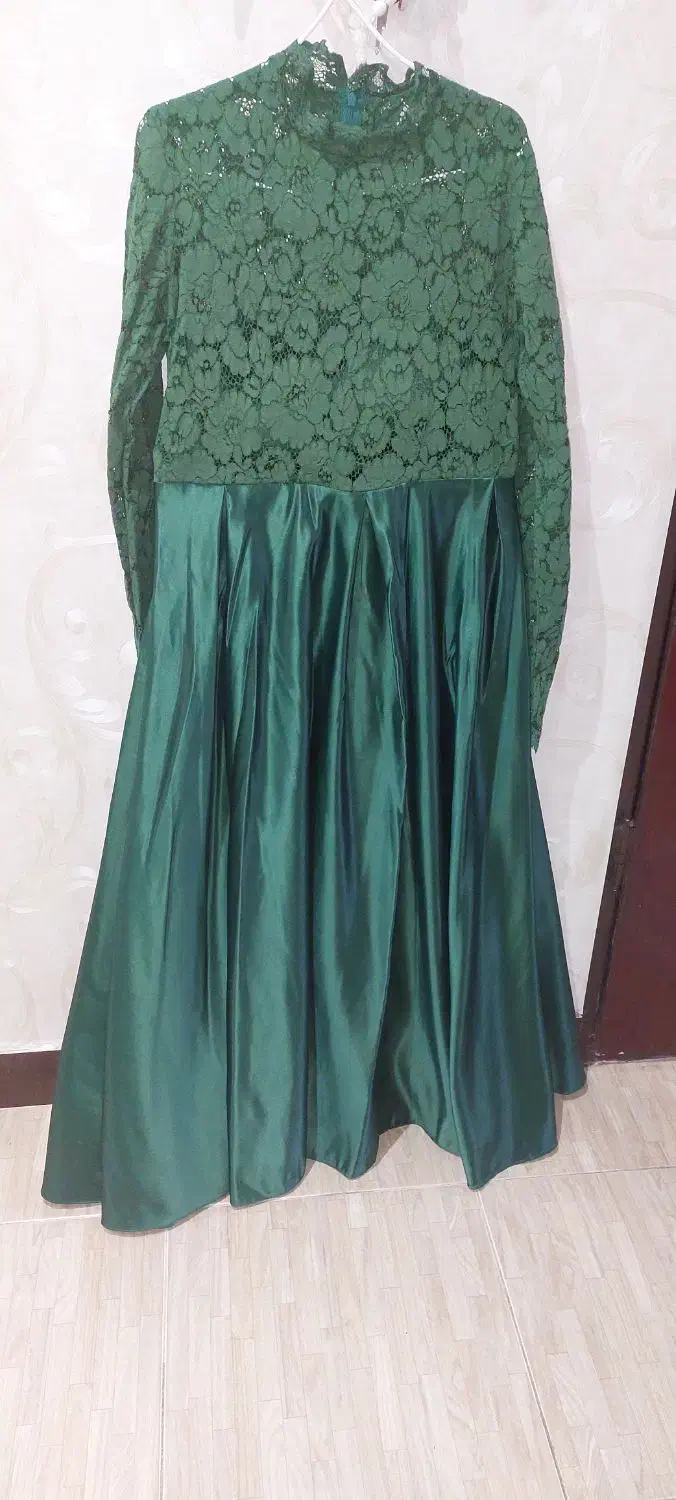 لباس مجلسی|لباس|سنگر, |دیوار