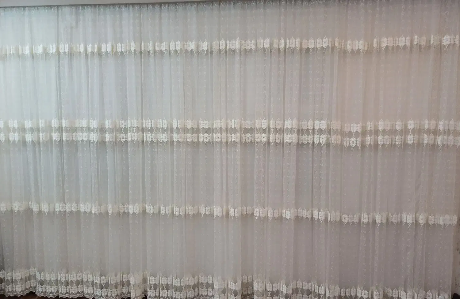 پرده تور گل ابریشمی با کیفیت و با دوام|پرده، رانر، رومیزی|قم, پردیسان|دیوار