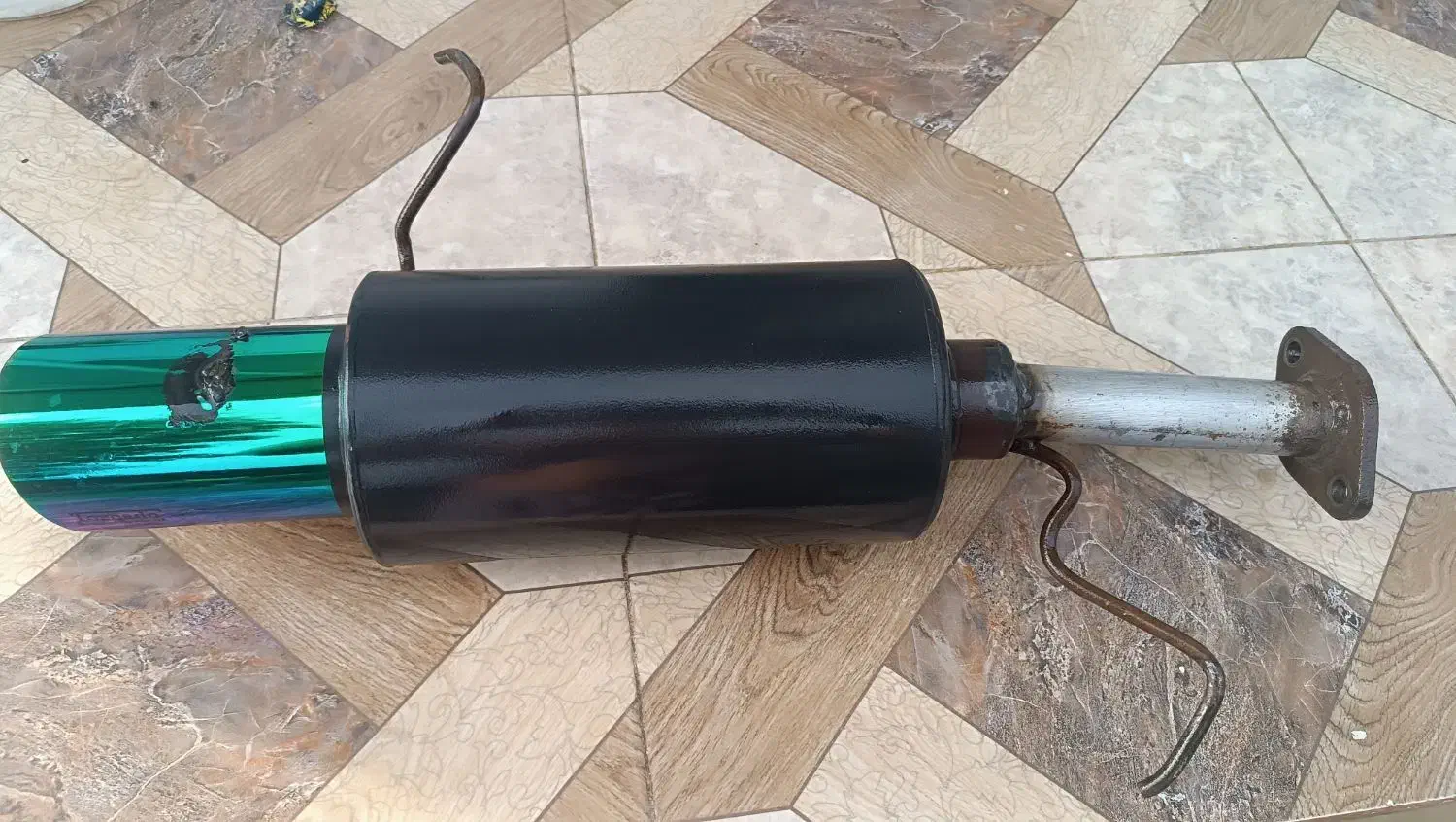 منبع اگزوز هاوارد|قطعات یدکی و لوازم جانبی|هشتگرد, هشتگرد قدیم|دیوار